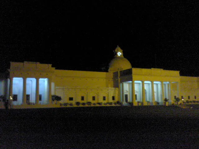 B-school campus